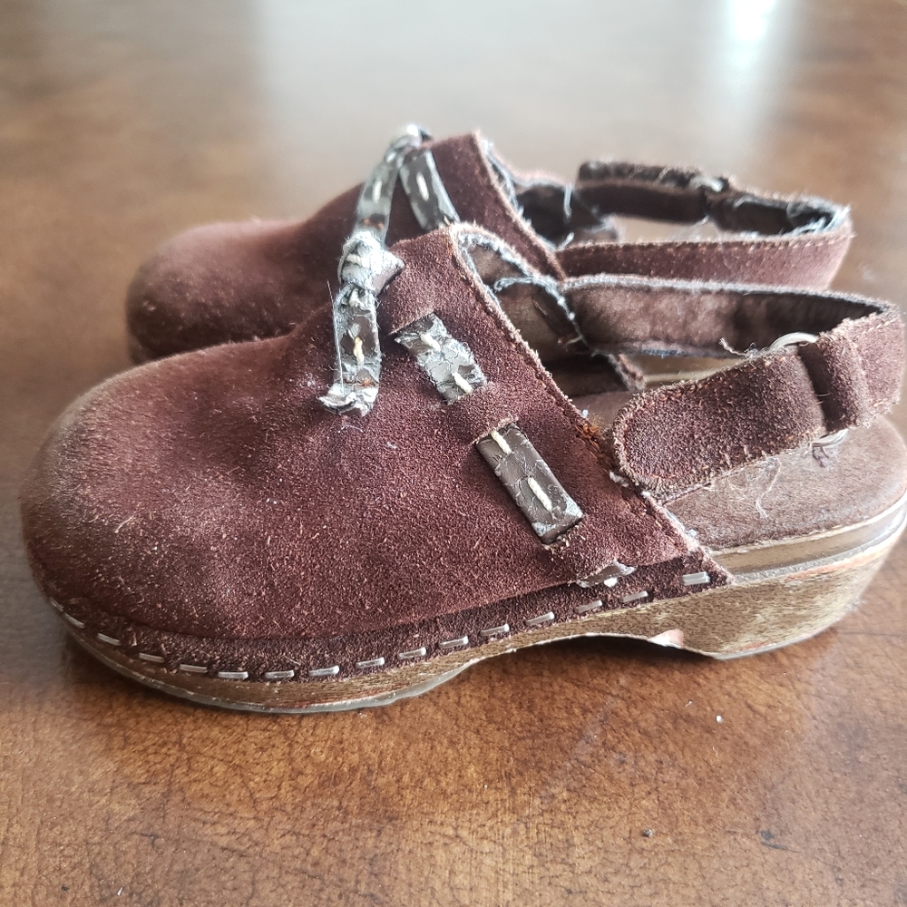 Clogs - Picture 3 of 4